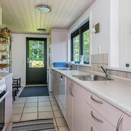 Three-bedroom Holiday In Knebel 26 * Skødshoved Strand