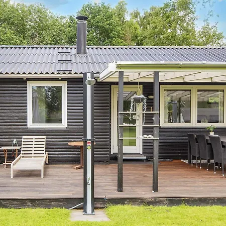 Three-bedroom Holiday In Knebel 26 Skødshoved Strand